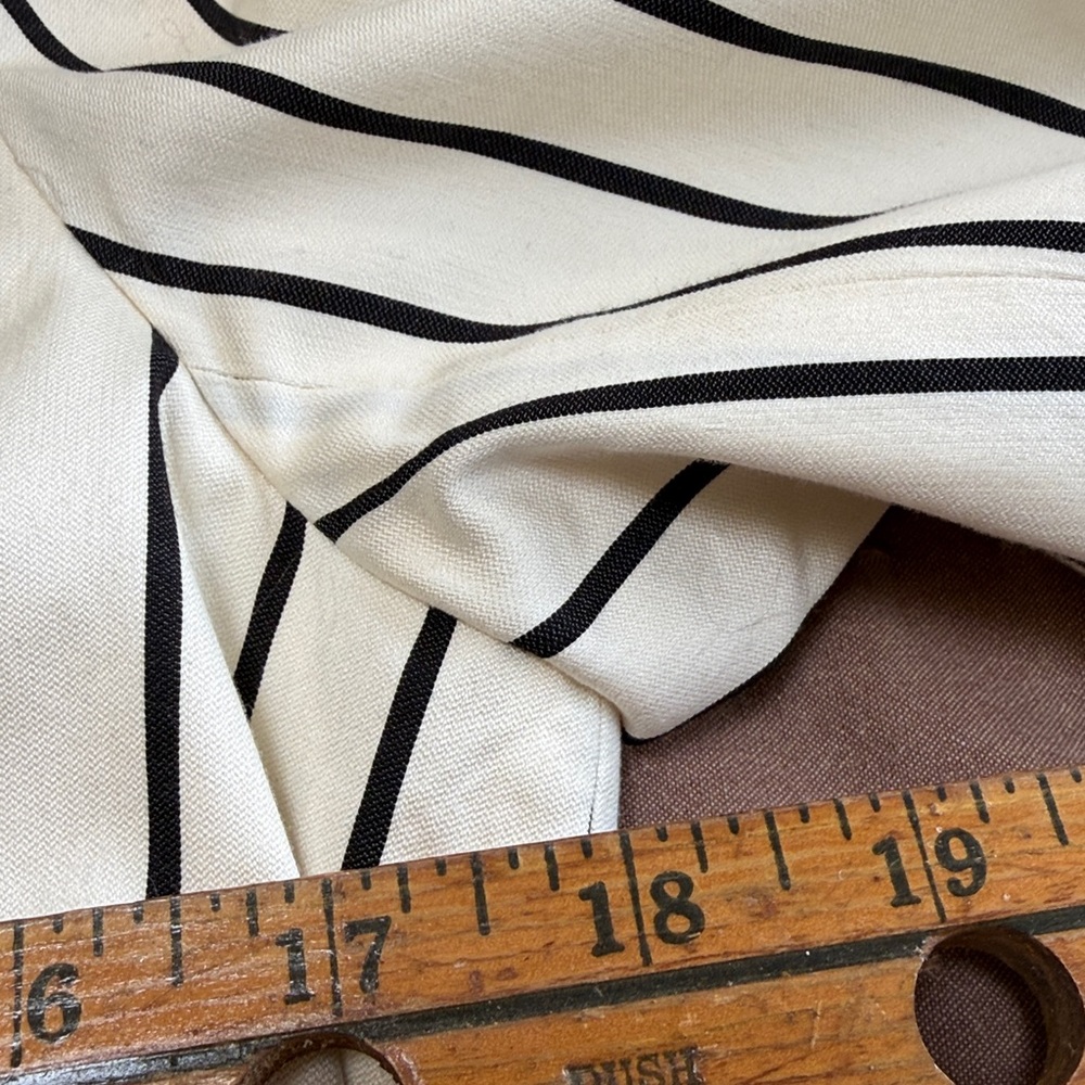 Lauren Ralph Lauren Ivory Pinstripe Blazer size 10 - Picture 10 of 12